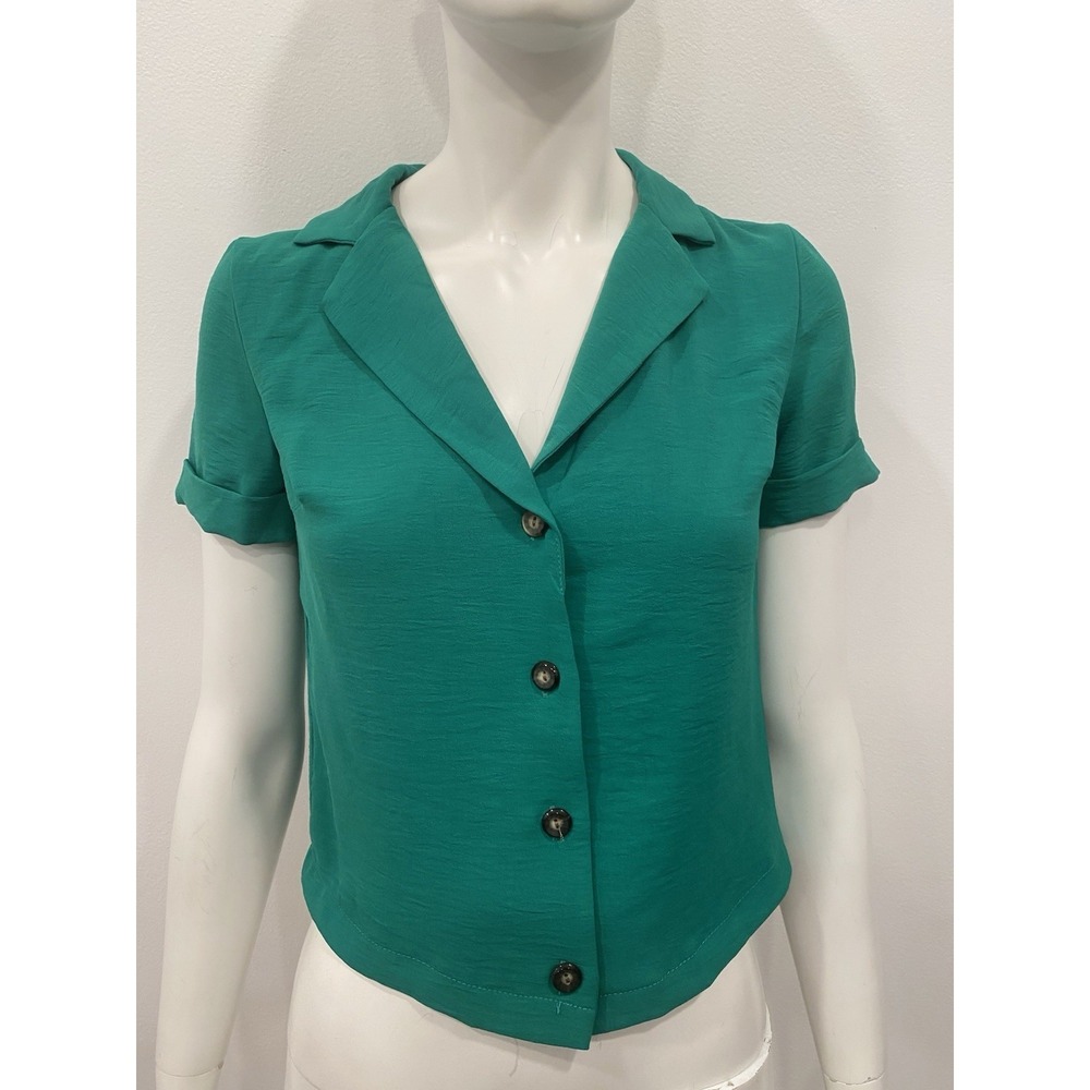 Monteau los angeles top Kelly Green Crop Top Button Down Blouse SZ small NWT